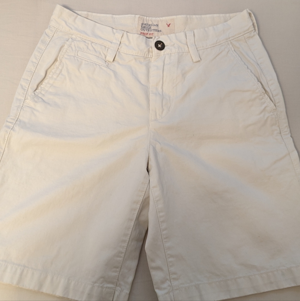 9" American Eagle White Shorts
